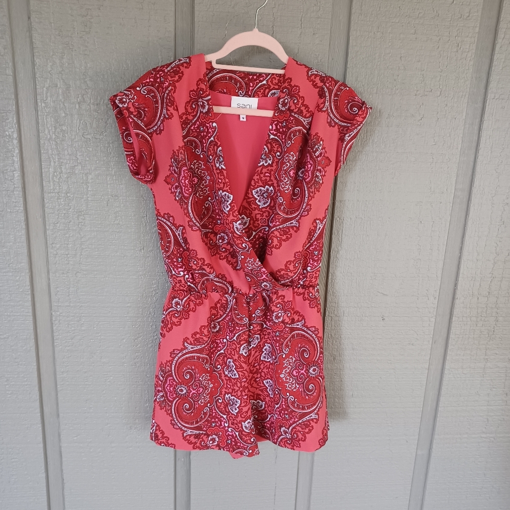 Sani Women Paisley Romper Size M V Neck Pockets